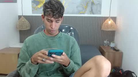 Snapshot of ferphoenix_ chatting on 02.26.26 FER PHOENIX online show from 02.26.26