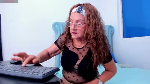 Snapshot of ferrimature chatting on 06.12.26 Marcela online show from 06.12.26