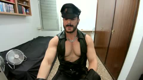 Snapshot of fetichulo76 chatting on 06.24.26 fetichulo76 online show from 06.24.26