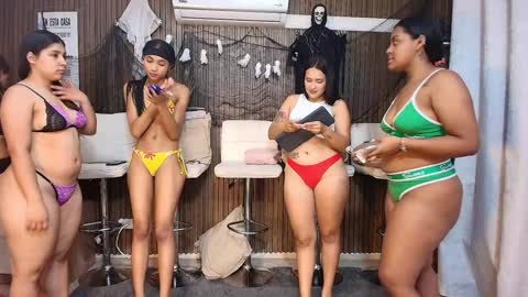 Snapshot of fetishcouples chatting on 10.23.25 alice and samm online show from 10.23.25