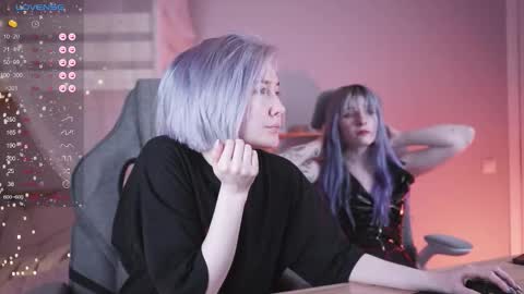 Snapshot of fetishrey chatting on 12.19.25 Rey online show from 12.19.25