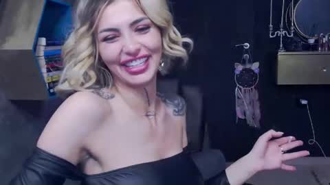 Snapshot of fetishsarah chatting on 12.02.24 Sarah online show from 12.02.24