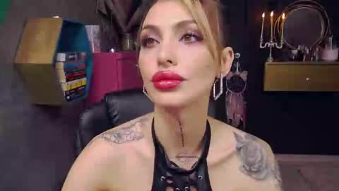 Snapshot of fetishsarah chatting on 01.06.25 Sarah online show from 01.06.25