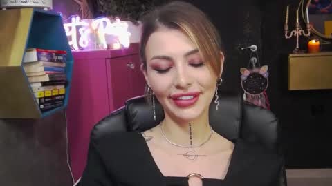 Snapshot of fetishsarah chatting on 02.26.25 Sarah online show from 02.26.25