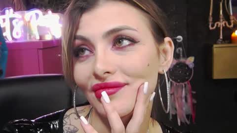 Snapshot of fetishsarah chatting on 02.26.25 Sarah online show from 02.26.25