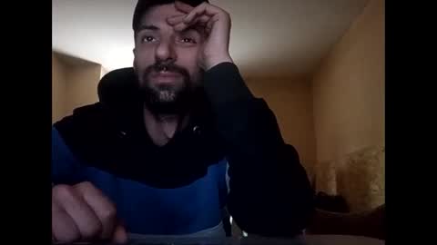 Raised in 90s online show from 05.02.26