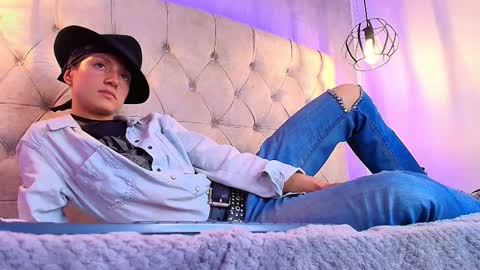   online show from 11.06.25