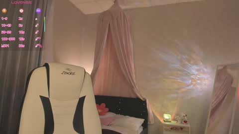 Snapshot of fieryfeline chatting on 11.20.25 Filla online show from 11.20.25