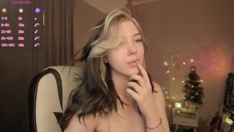 Snapshot of fieryfeline chatting on 12.15.25 Filla online show from 12.15.25