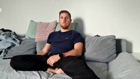 Snapshot of fikol123 chatting on 10.15.25 fiolkamil online show from 10.15.25