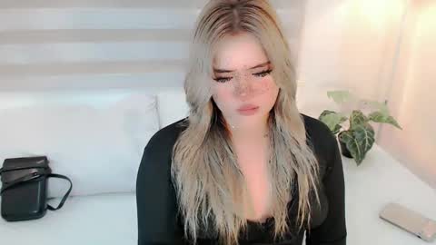 Snapshot of filipina_slutty69xxx chatting on 03.17.26 Angela DONT FORGET TO FOLLOW AND GIVE ME APPRECIATION online show from 03.17.26