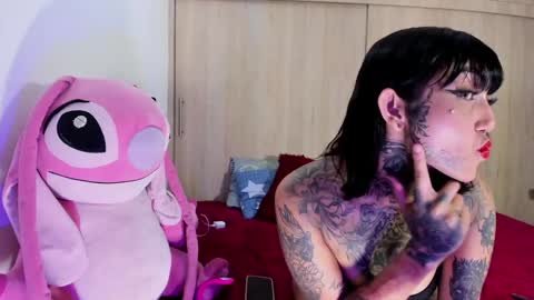 Snapshot of filletatouee chatting on 11.25.25 filletatouee online show from 11.25.25