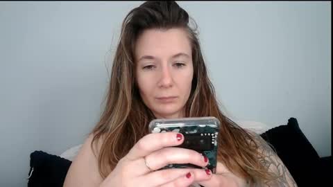 Snapshot of findomgoddessnatalia chatting on 12.05.25 Goddess Natalia Findom online show from 12.05.25