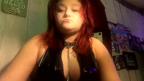 Snapshot of findommefoxi chatting on 12.28.24 findommefoxi online show from 12.28.24