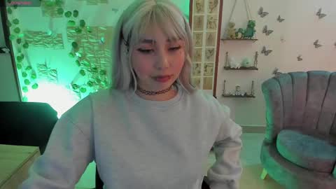 Snapshot of fiore_sanz chatting on 04.06.26 online show from 04.06.26