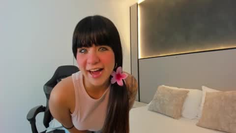 F I O R E L L A  online show from 11.25.25