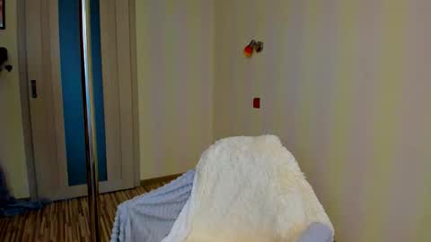 Snapshot of fire_luna chatting on 10.12.25 fire_luna online show from 10.12.25