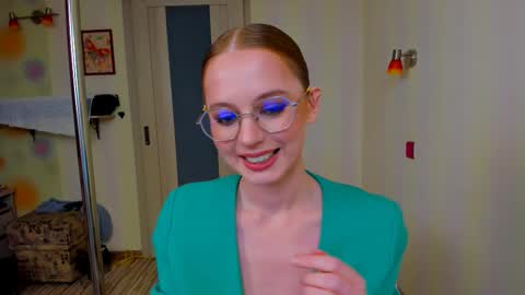 Snapshot of fire_luna chatting on 10.21.25 fire_luna online show from 10.21.25