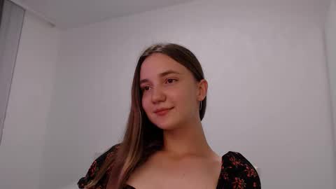 Snapshot of fireflies_fly_ chatting on 09.13.25 fireflies_fly_ online show from 09.13.25