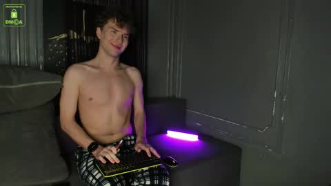 Snapshot of firevein chatting on 10.11.25 Sexy Tony online show from 10.11.25