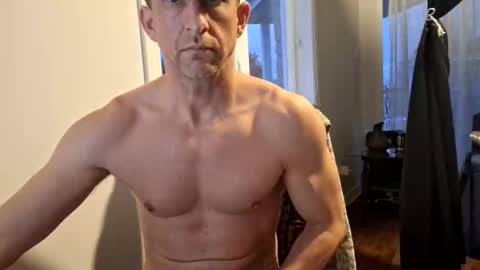 Snapshot of fit_dave_canada chatting on 11.06.25 fit_dave_canada online show from 11.06.25