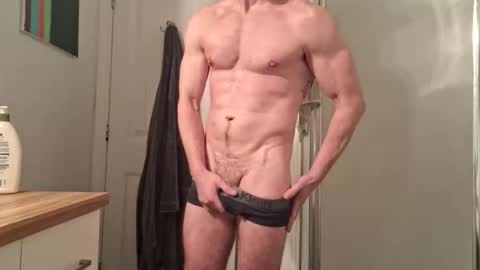 Snapshot of fit_dave_canada chatting on 11.13.25 fit_dave_canada online show from 11.13.25