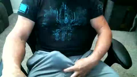 Snapshot of fitguy40 chatting on 09.10.25 fitguy40 online show from 09.10.25