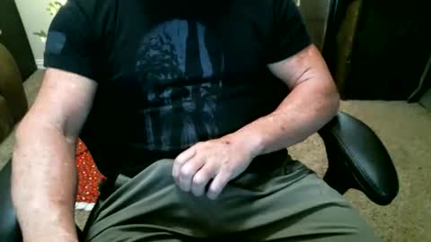 Snapshot of fitguy40 chatting on 12.13.25 fitguy40 online show from 12.13.25