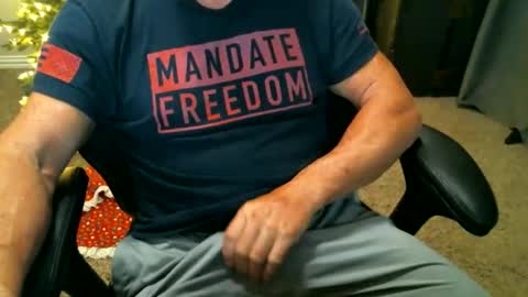 Snapshot of fitguy40 chatting on 12.18.25 fitguy40 online show from 12.18.25