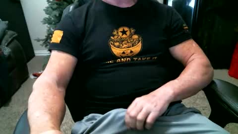 Snapshot of fitguy40 chatting on 01.07.26 fitguy40 online show from 01.07.26