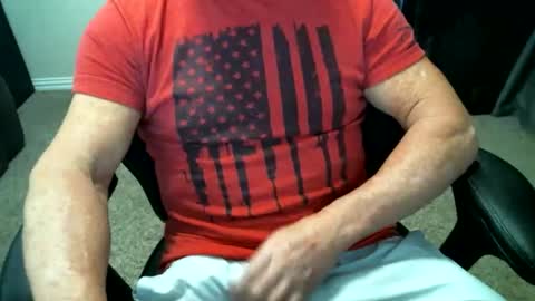 Snapshot of fitguy40 chatting on 01.16.26 fitguy40 online show from 01.16.26