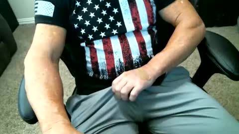 Snapshot of fitguy40 chatting on 02.08.26 fitguy40 online show from 02.08.26