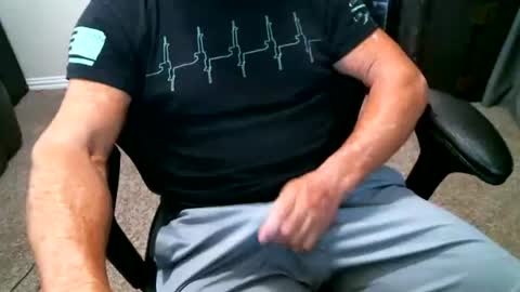 Snapshot of fitguy40 chatting on 03.25.26 fitguy40 online show from 03.25.26