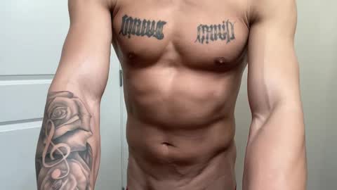 Snapshot of fithornyandtatted chatting on 12.16.24 fithornyandtatted online show from 12.16.24