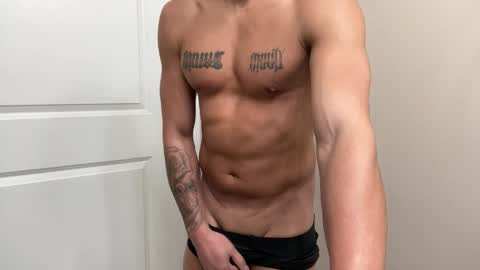 Snapshot of fithornyandtatted chatting on 10.28.25 fithornyandtatted online show from 10.28.25