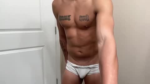 Snapshot of fithornyandtatted chatting on 11.08.25 fithornyandtatted online show from 11.08.25