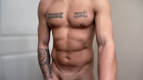 Snapshot of fithornyandtatted chatting on 12.01.25 fithornyandtatted online show from 12.01.25