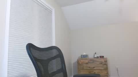 Snapshot of fitman999 chatting on 03.10.25 Jon online show from 03.10.25