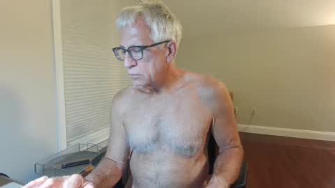 Snapshot of fitman999 chatting on 09.10.25 Jon online show from 09.10.25