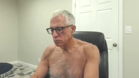 Snapshot of fitman999 chatting on 09.29.25 Jon online show from 09.29.25