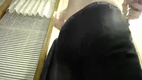 Snapshot of fitshow75 chatting on 01.26.25 Links in Bio below online show from 01.26.25