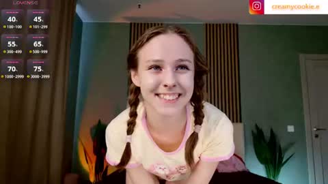 Snapshot of fixielu chatting on 06.22.26 im Linda please give me thumbs up online show from 06.22.26