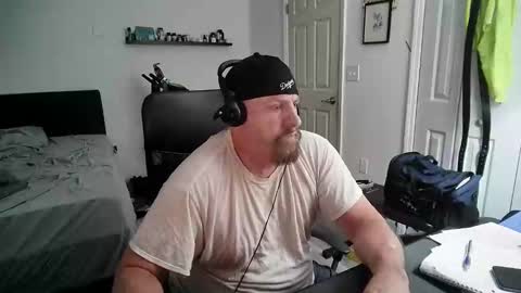 Snapshot of flaguy3233 chatting on 01.03.25 Florida guy online show from 01.03.25