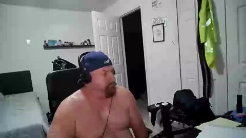 Snapshot of flaguy3233 chatting on 01.06.25 Florida guy online show from 01.06.25
