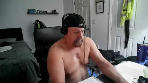 Snapshot of flaguy3233 chatting on 02.05.25 Florida guy online show from 02.05.25