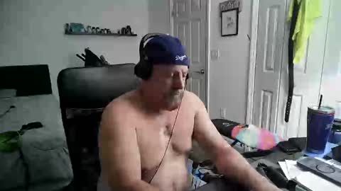 Snapshot of flaguy3233 chatting on 02.13.25 Florida guy online show from 02.13.25