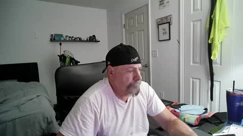 Snapshot of flaguy3233 chatting on 02.16.25 Florida guy online show from 02.16.25