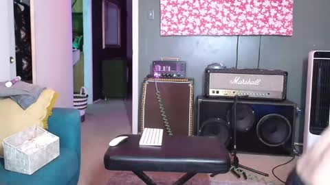 Snapshot of flanneldong chatting on 09.29.25 Flannel Dong online show from 09.29.25