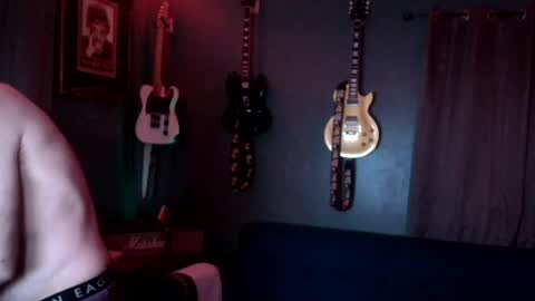 Snapshot of flanneldong chatting on 10.20.25 Flannel Dong online show from 10.20.25