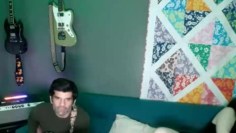 Snapshot of flanneldong chatting on 11.22.25 Flannel Dong online show from 11.22.25